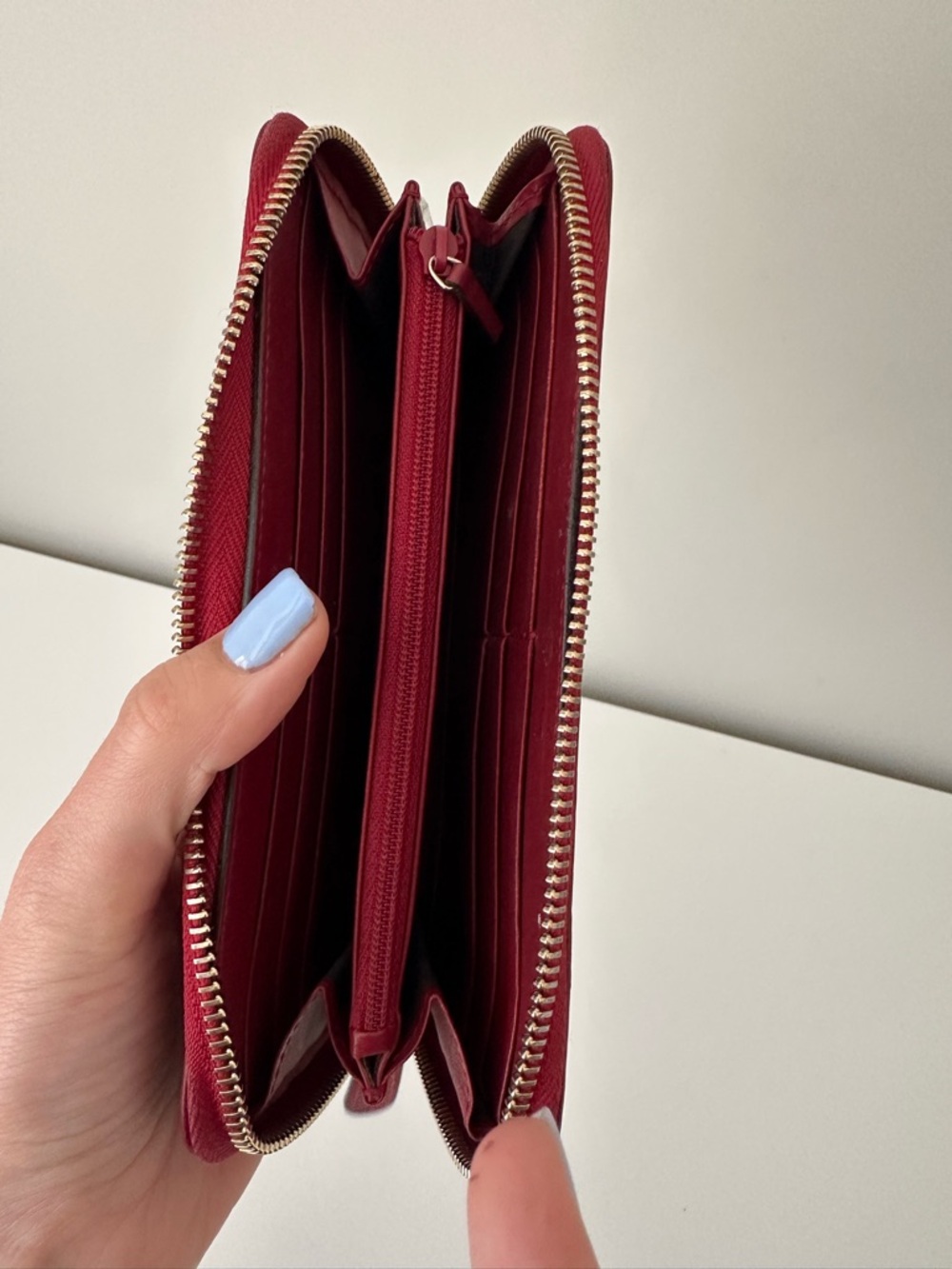 Gucci Red Microguccissima GG Zip-Around Wallet - Picture 7 of 8